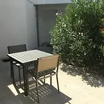La Maison Des Hérissons Bed & Breakfast 4*